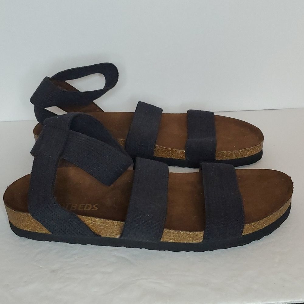 White Mountain pull on sandals